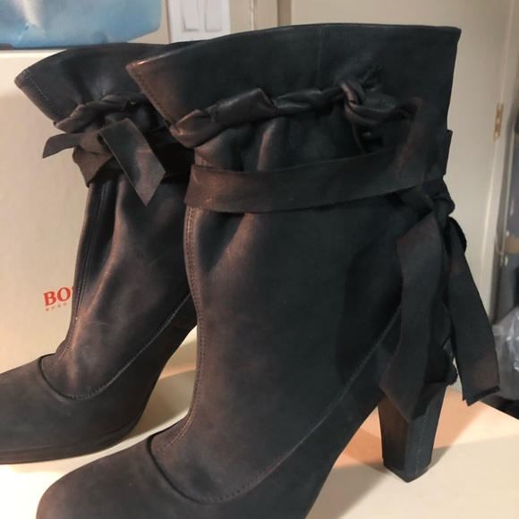 Boss boots like new with box never worn - Picture 2 of 6